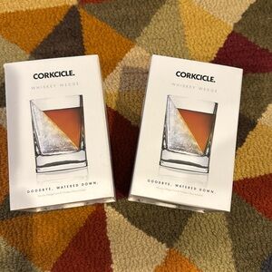 (2) CORKCICLE Whiskey Glasses - Silicone Wedge Form & Whiskey Bourbon Glasses